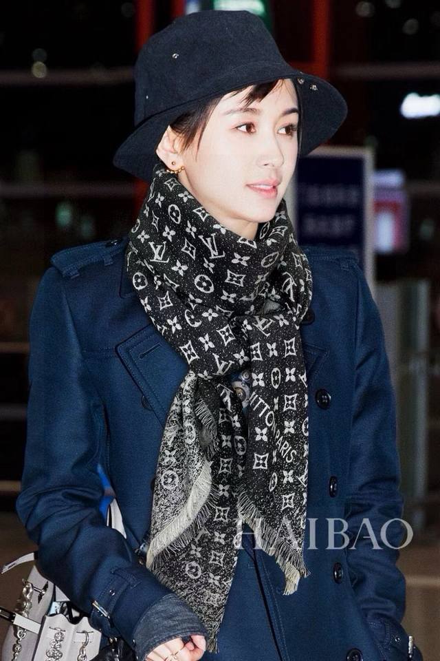 A classic LV bag with a gradient effect, evoking the unique texture of time-worn