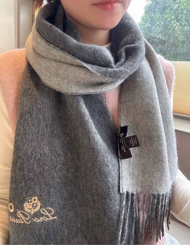 Loro piana's new autumn and winter double-sided cashmere scarf is so luxurious t