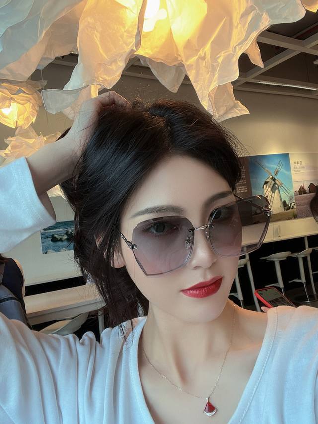 Chanel new women's driving large frame polygonal design ultra-light frame recom