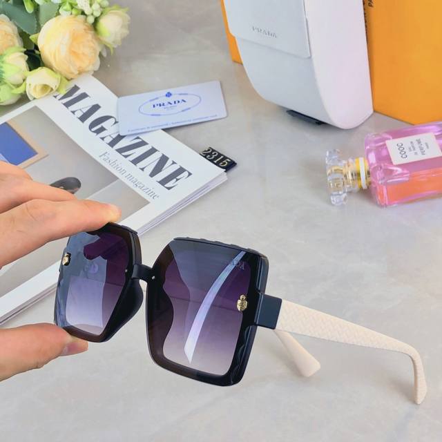 prad* New square versatile sunglasses, simple and elegant European and American