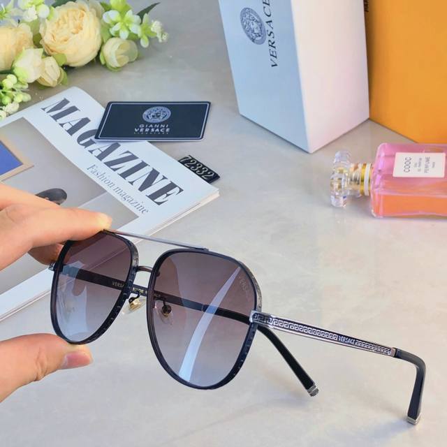 Versac* couple retro aviator sunglasses for men and women with high value fashio