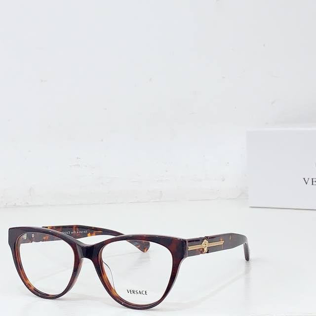 Versac*Model: Ve3304Size: 55 ports 18-145