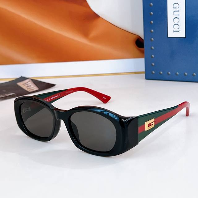 Gucc* Model: Gg2432 S Size: 50 ports 19-125