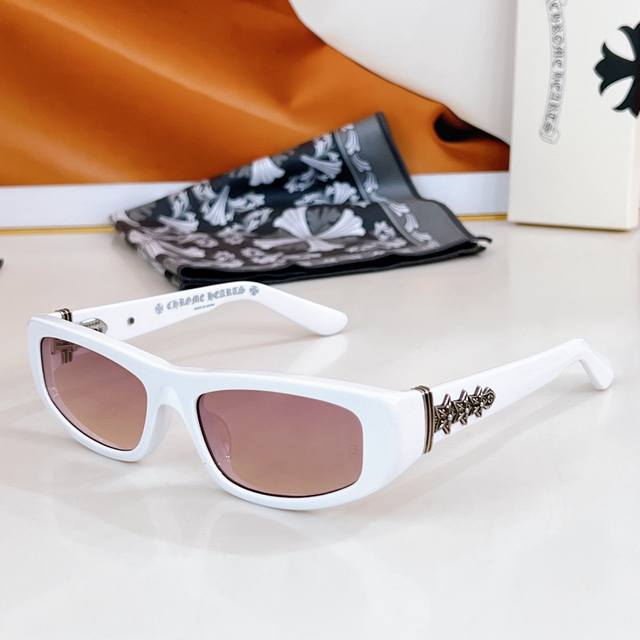 Chrome Heart* Model: Roller Size: 53 ports 18-130