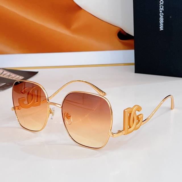 Dolce & Gabban* Model: Dg1497 Size: 58 ports 14-138