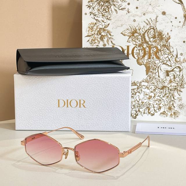 Dio*Model: Diorcannage R3U Size: 55 ports 17-140