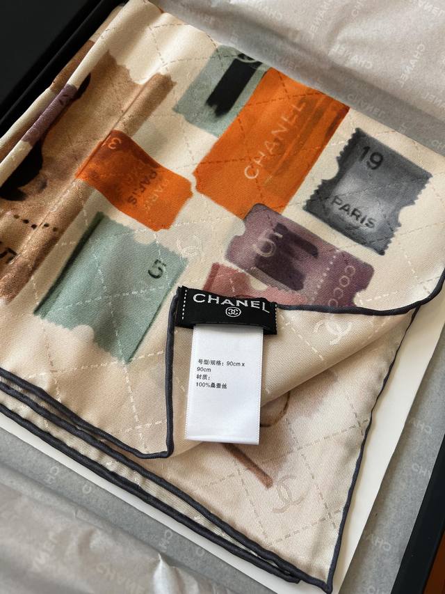 I saved 15,000 RMB on this Chanel 25K stamp square scarf. Size: 90*90cm. Exclus
