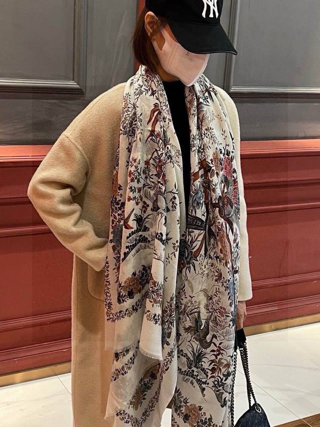 Gold and silver thread Dior counter model ~ I just want to tell everyone that t