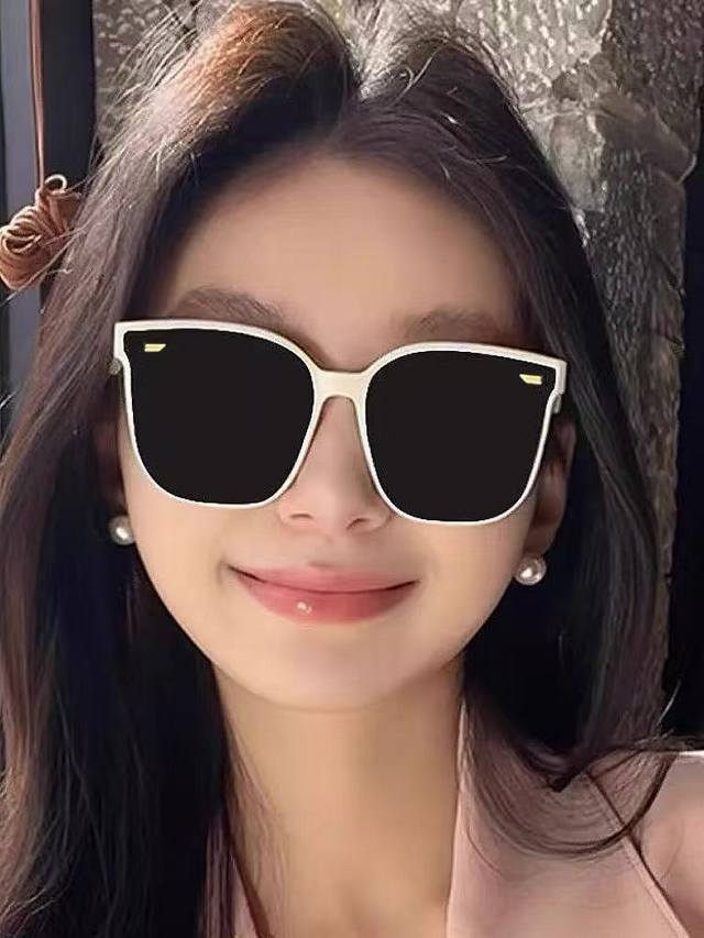 Dior square-frame sunglasses, perfect quality and unique design, suitable for al