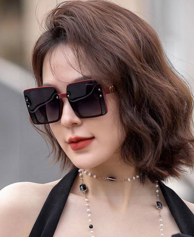 Miu Miu Tr polarized sunglasses 2025 new spring trend hot style fashionable squ