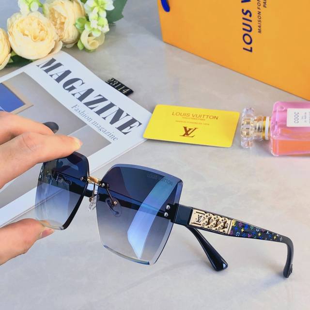 Louis Vuitto*Fashionable women's high-end anti-ultraviolet Instagram vacation ph