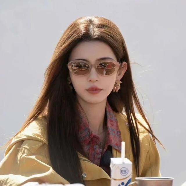 Gucc*Liu Ye's same cat-eye retro sunglasses for travel and vacation, all-match s