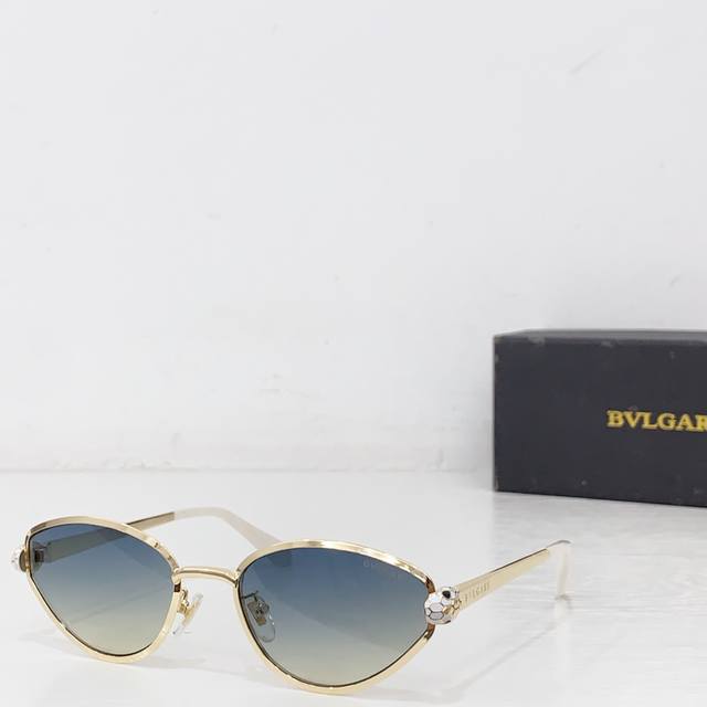 Bvlgari Mod: Bv50086U Size: 55 ports 19 140