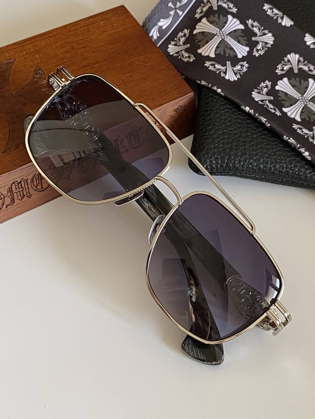 Silver Chrome Heart sunglasses, the world-destroying version, are made of titan