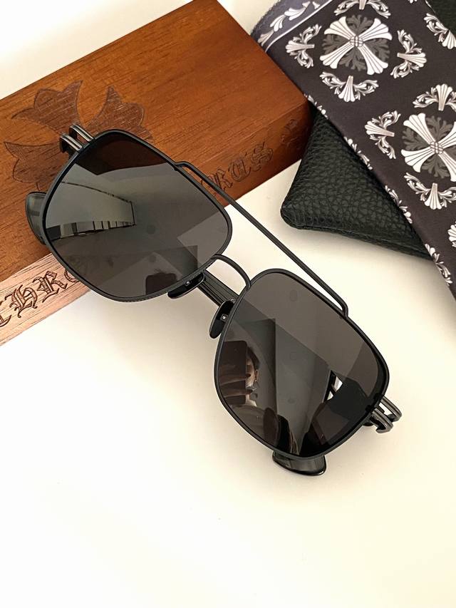 Black Chrome Heart sunglasses, the World-destroying and Horizontal Edition, are