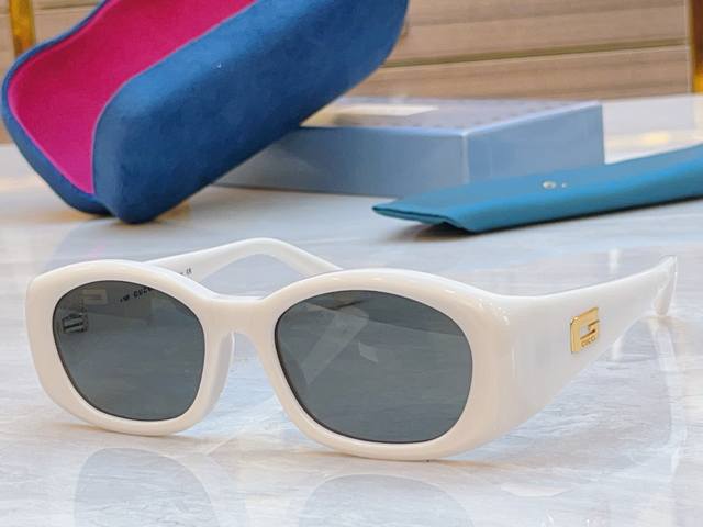 Gucc* Gucci new sunglasses, Gg2432S, Size: 50 19-125