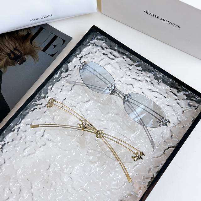 Gentle Monster* Bold Series Sunglasses. 100% titanium frame. Mod: Node Titanium.