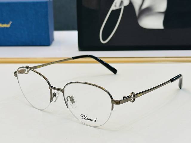 Original Chopard Model: Vchf37J Size: 54 port 19-145 with modern and fashionable