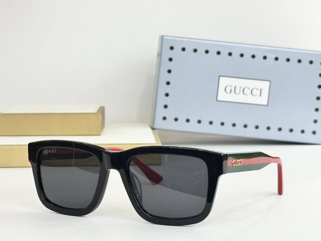 Gucc* Model: Gg1869S Size: 54 ports 19-145