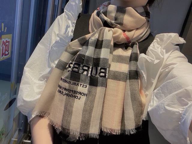 Burberry Cashmere Long Scarf, a legendary Burberry scarf recommended for UK exp