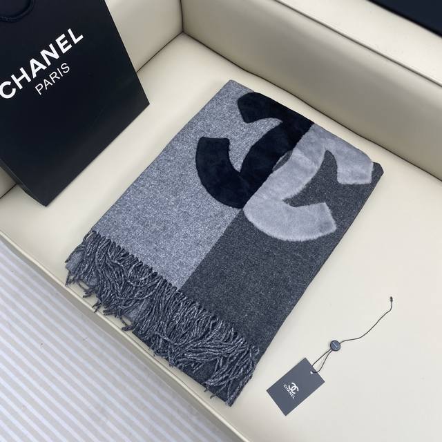 Young and fashionable! Chan*L fans, take a look! Available at the official Chan*