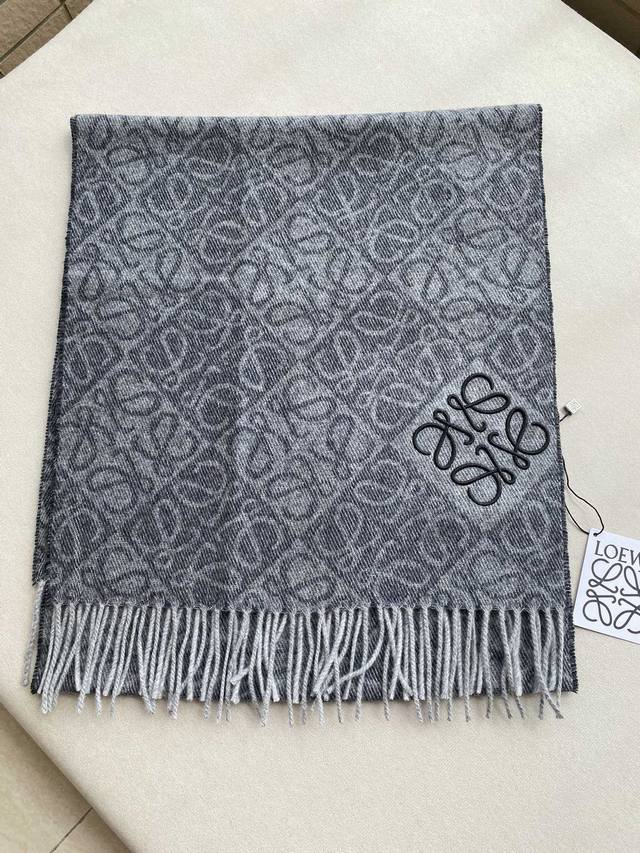 Loewe Checkerboard Latest Embroidery Design 180*40cm 90% wool 10% cashmere Mediu
