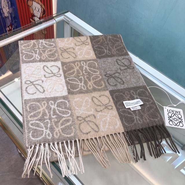 Milk tea color! , a timeless classic that's all the rage online. Double-sided