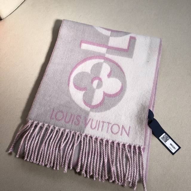 Latest two-tone 3D totem Cashmere fabric feels soft and classic pink and gray wi