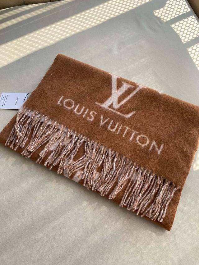 Lv25's latest cashmere scarf Caramel color Very suitable for autumn and winter c