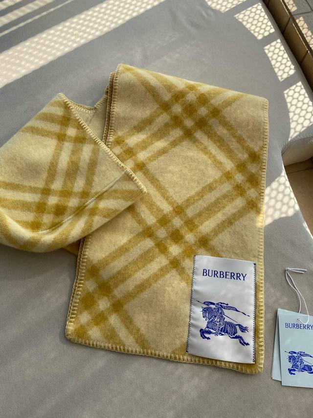 New plaid hooded scarf Size: 195X30cm 100% cashmere Classic plaid ~ capable and