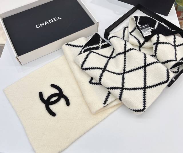 Pineapple diamond elementsSize: 31X200Cm Fabric: 54% cashmere 31% wool 15% mulbe