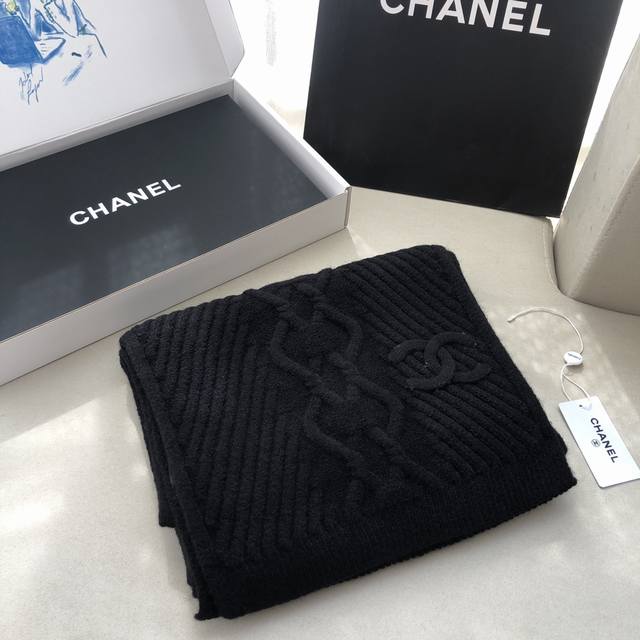 Solid color knitted Size: 32 X 170Cm Classic double C Color matching knitted ca