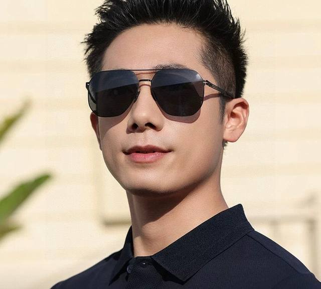 Lv 2025 new men's and women's couple's sunglasses, polygonal, IP-plated, never-f