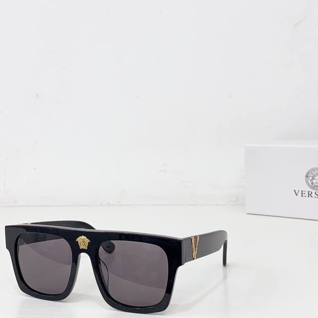 Vans' new sunglasses Ve5248, size 53, size 20-145. The golden metal plating and