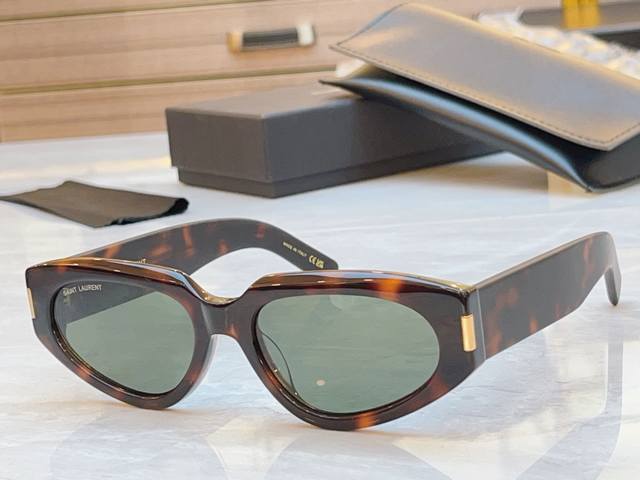 Saint Lauren* new eyewear frames, Model: Sl 812, Size: 50 19-140