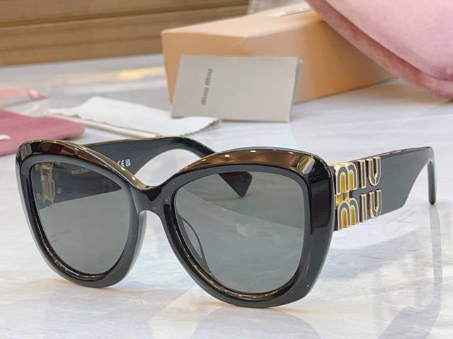 Miumi* Miu Miu new sunglasses, Mod: Smu 083Z, Size: 52