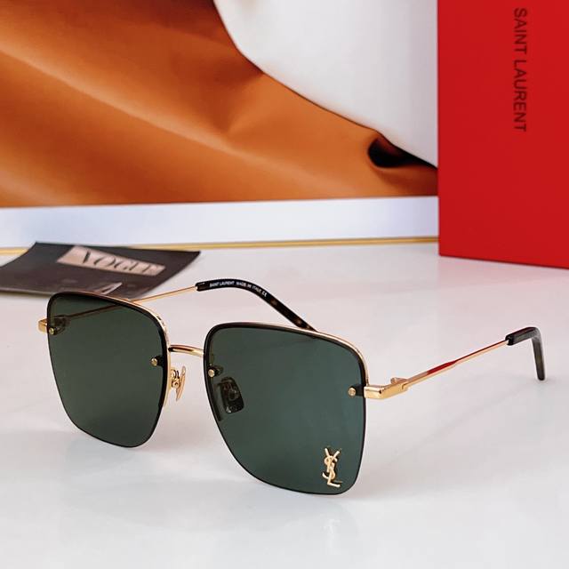 Saint Lauren* Model: Sl312M Size: 58 ports 17-145