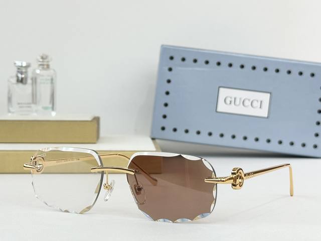 Color Changing Gucc Model:Gg1657 Size:56