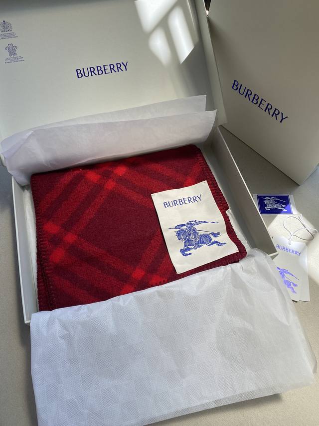 Bbr Check Wool Scarf 182*30cm 100% Wool This wool scarf is made from fine worste