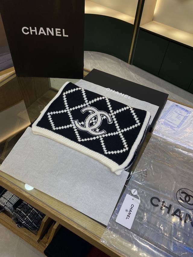 Chanel's classic diamond-patterned bag has become an irreplaceable signature pat