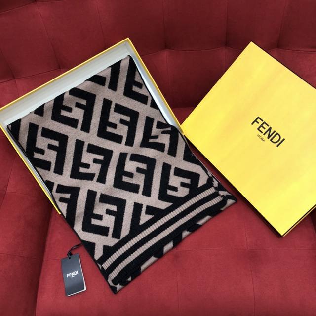 Purchasing agent level - In stock, shipped instantly A floral scarf is a must-h