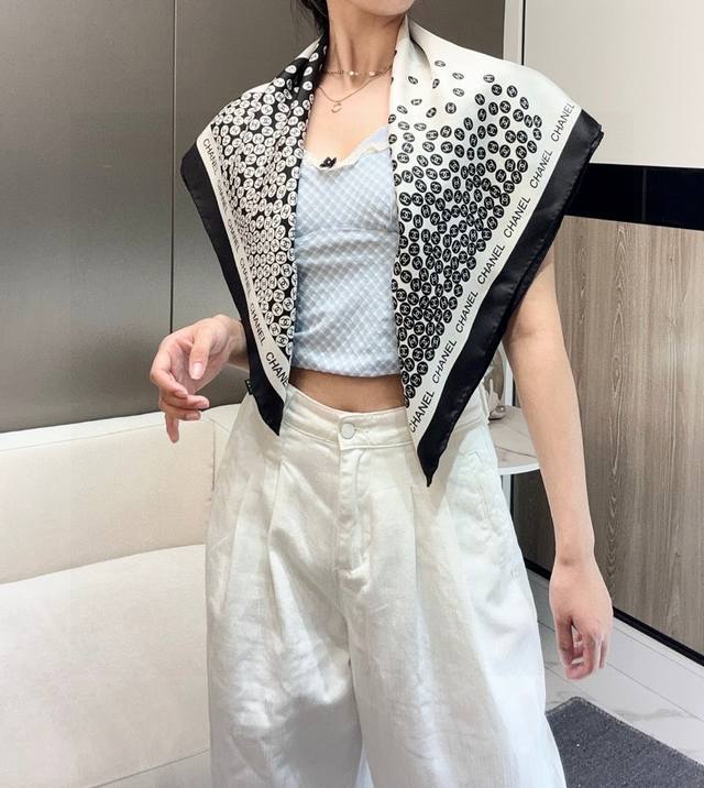 Energetic Bubble Size: 90X90Cm % Twill silk hand-curled Four-grid simple atmosp