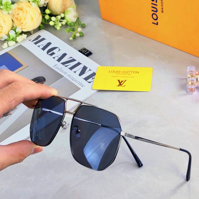 Louis Vuitto* men's sunglasses with polarized sun protection, UV protection, dri