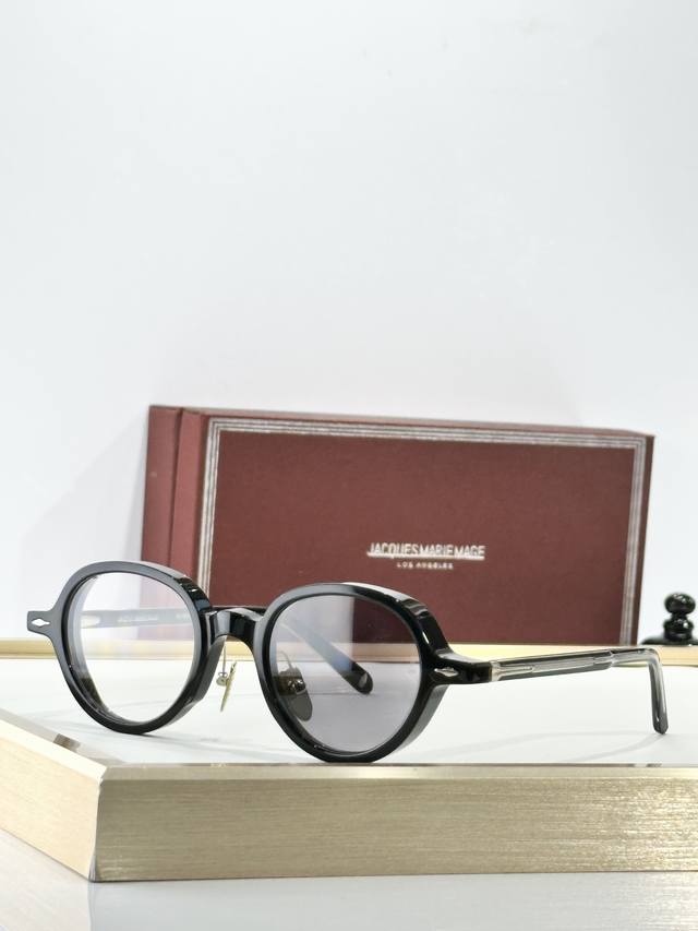 Color Changing Jacques Marie Mage Model