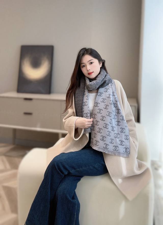 New style all-star scarf in gradient gray Size: 185X35cm 57% wool 43% cashmere