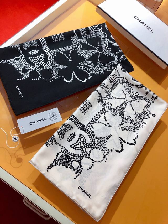Original Chanel 90cm silk square scarf, made of top-grade twill silk with pure