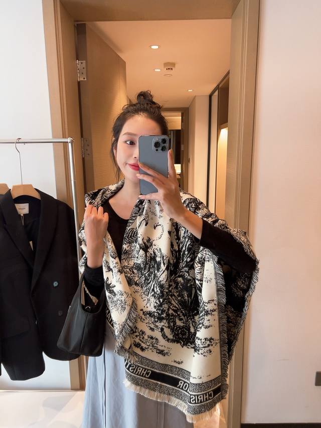 New Early Spring Ruyi Cong Hand-Painted Square Scarf Size: 140140 Double-sided