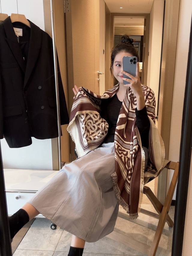 Burberry original beauty, a truly elegant style! New ~ 300 count high-end squar