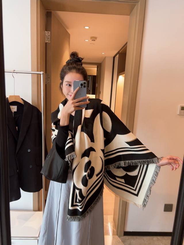 A top student with elegant temperament, this elegant and high-end Chanel new el