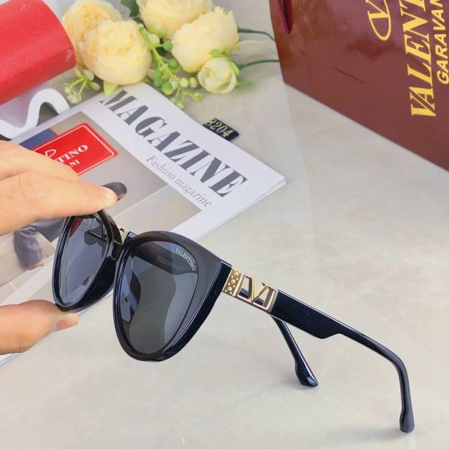 Valentln* Retro cat-eye sunglasses for women, fashionable glasses, simple and el